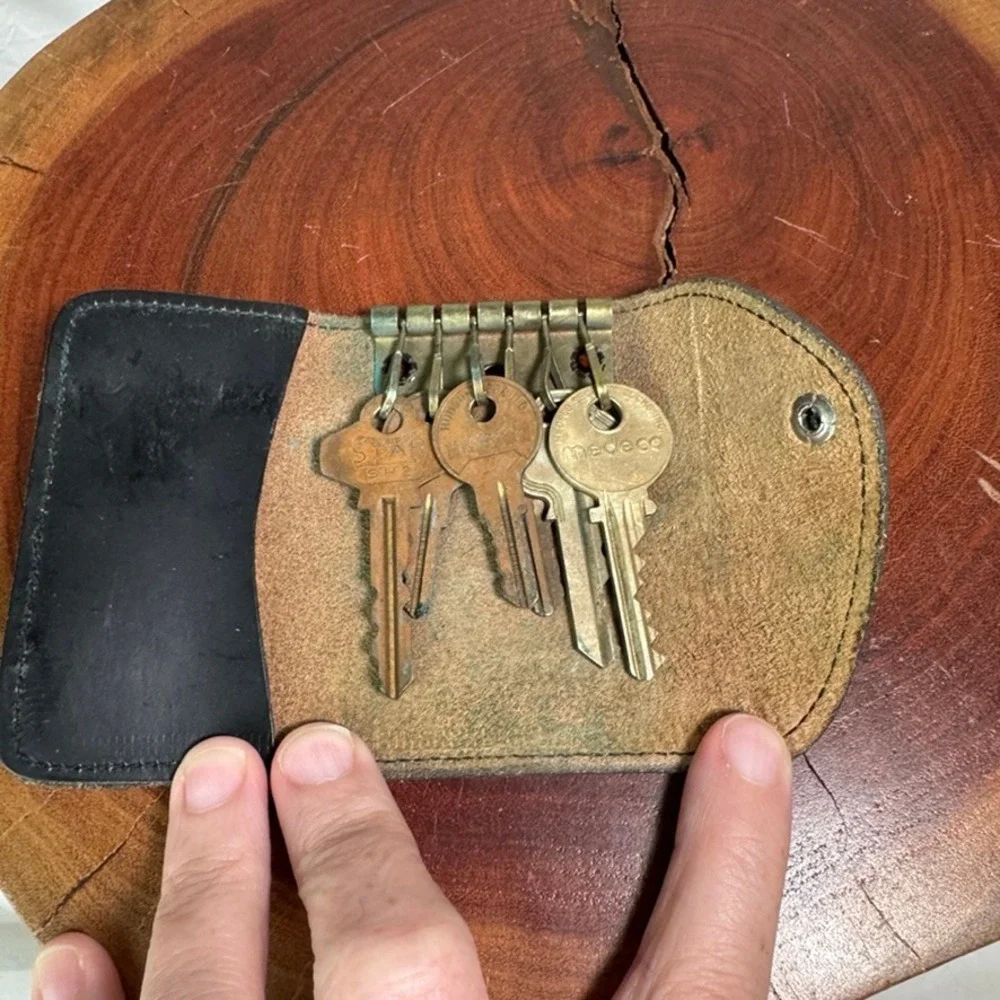 Vintage Black Top Grain Leather Key Case Holder 6 Hook Snap Closure Cowhide